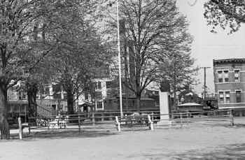 34a. Crossing-120th St & Atlantic Ave-Morris Park-Queens (View NE) - 05-07-34 (Sperr-Keller).jpg (141134 bytes)